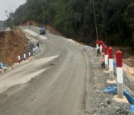 Jalan lintas Riau-Sumatera Barat di Tanjung Alai, Kampar tidak diberlakukan sistem buka tutup. (F0t0: Media Center Riau)